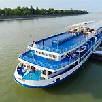 Fortuna Boat Båthotell 3*