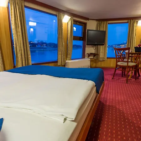 Fortuna Boat Botel Budapešť