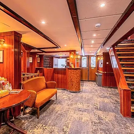 Botel Fortuna Boat