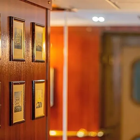 Fortuna Boat Botel Budapest
