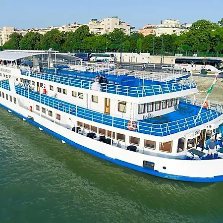 Fortuna Boat