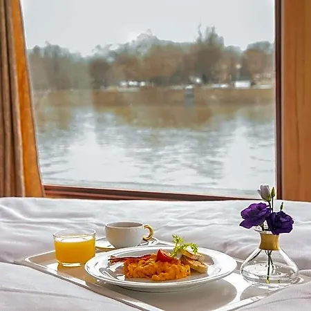 Fortuna Boat Botel 3*