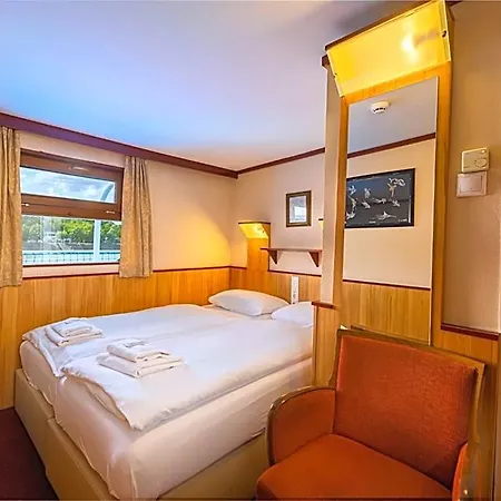 Fortuna Boat Botel 3*