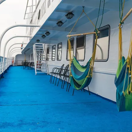 Πλωτό κατάλυμα Fortuna Boat 3*