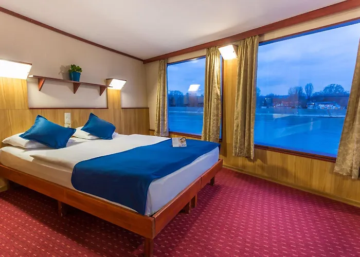 보트호텔 Fortuna Boat 3*