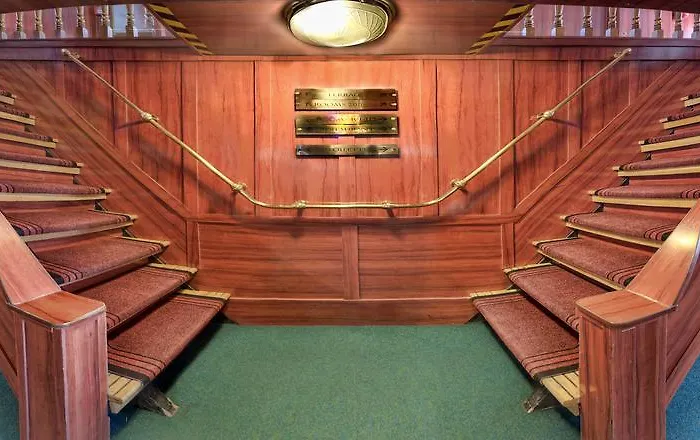 Fortuna Boat 보트호텔