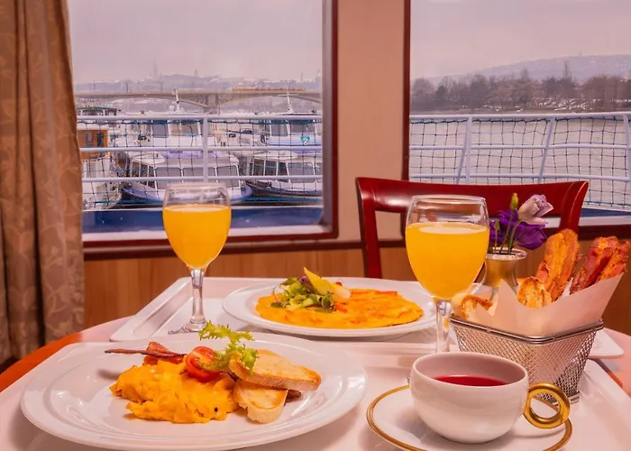 Fortuna Boat 보트호텔