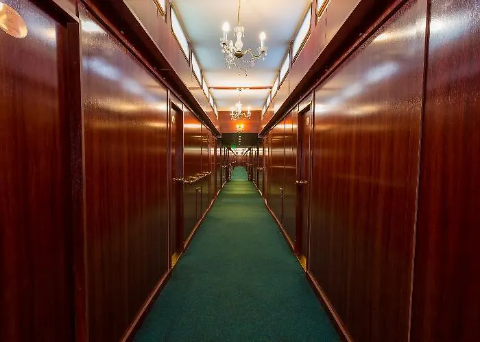 Fortuna Boat 船屋