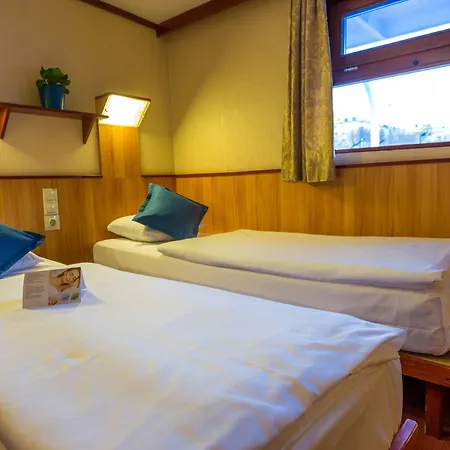 Fortuna Boat Botel 3*