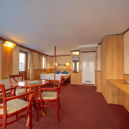 Fortuna Boat Botel