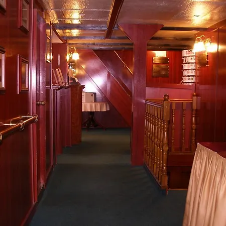 Botel Fortuna Boat 3*