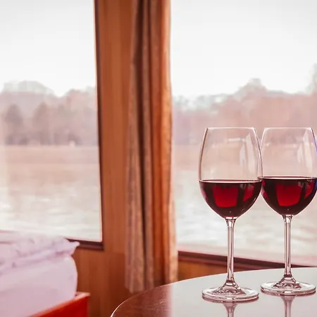 Botel Fortuna Boat 3*
