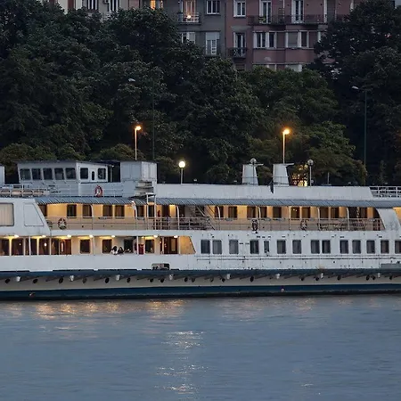 Fortuna Boat Πλωτό κατάλυμα